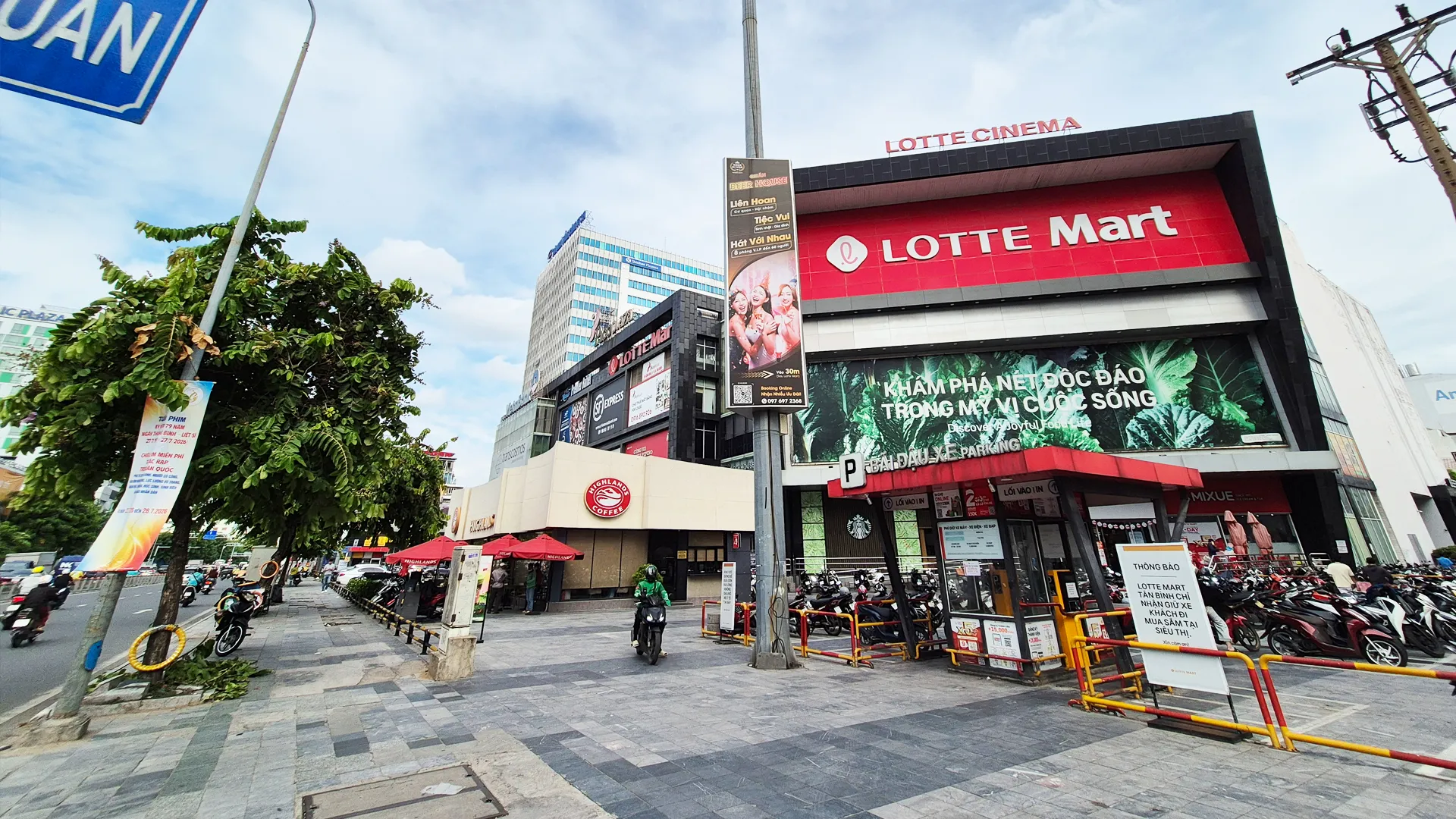 Pico Saigon Banner